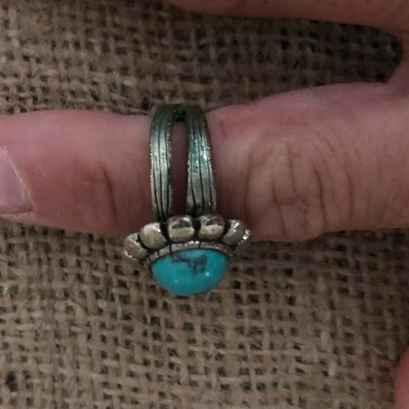 Turquoise flower ring - Picture 2 of 4